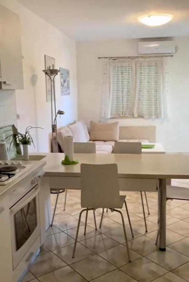 Apartament Jersani Murter Zewnętrze zdjęcie